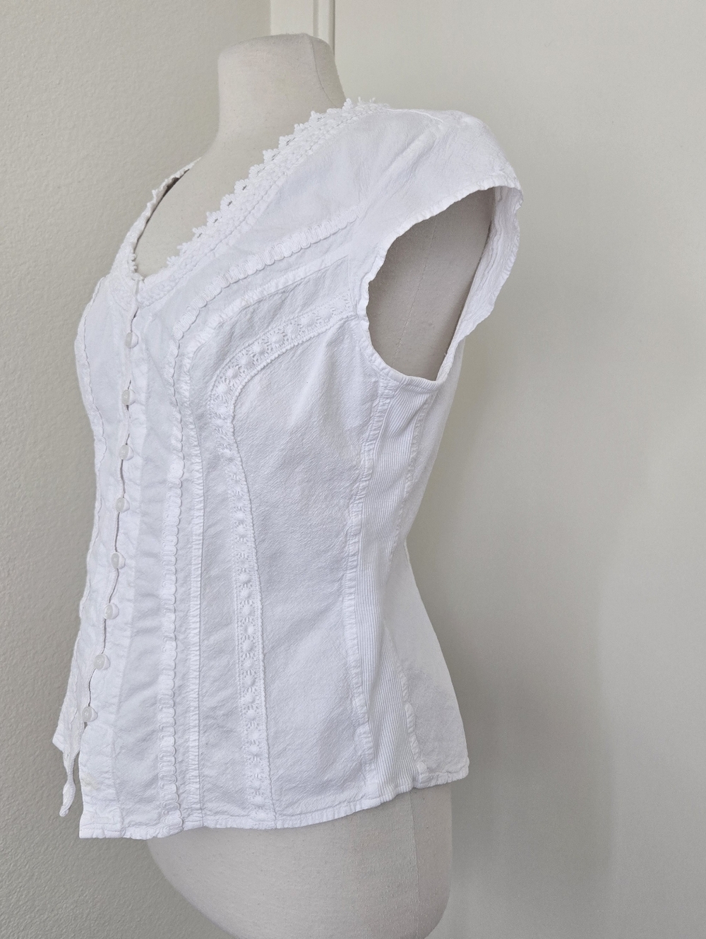 Soft Surroundings White Taos Fitted Top Cap Sleeve Embroidery Medium Cottagecore - Picture 5 of 15